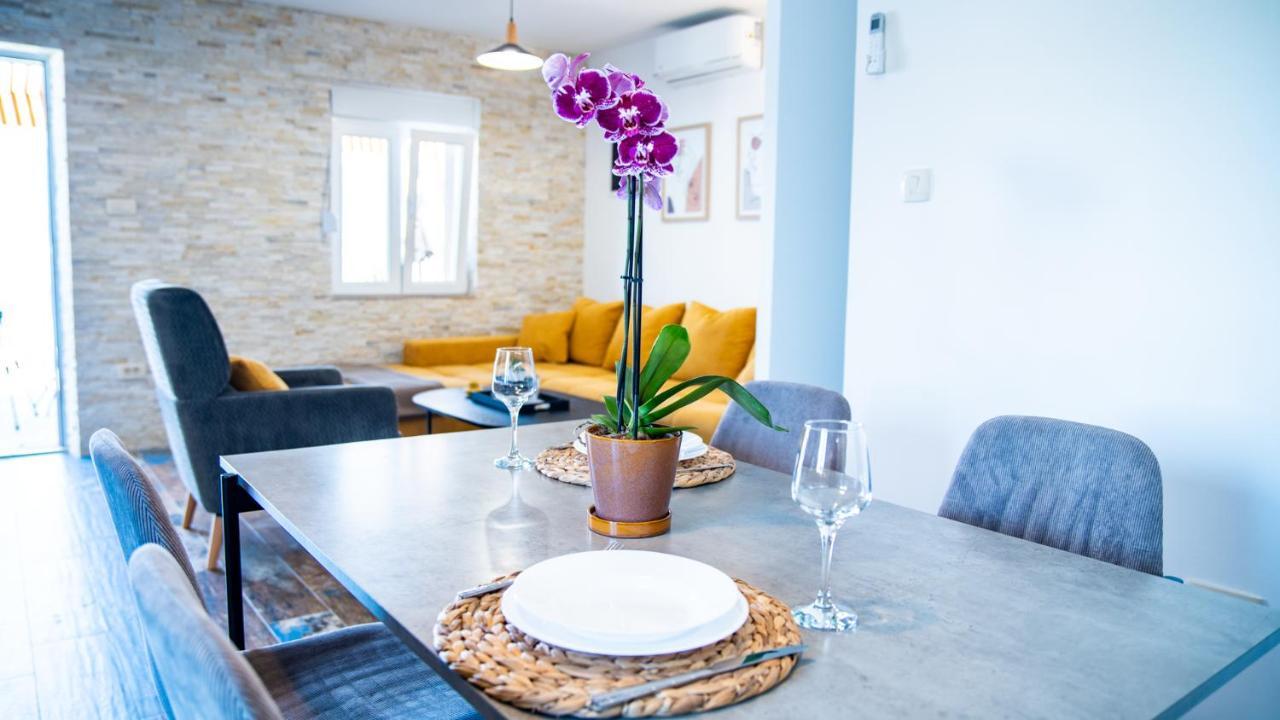 Family House Bjelila Villa ติวัต ภายนอก รูปภาพ