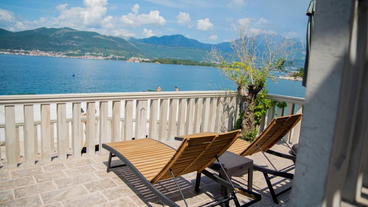 Family House Bjelila Villa ติวัต ภายนอก รูปภาพ