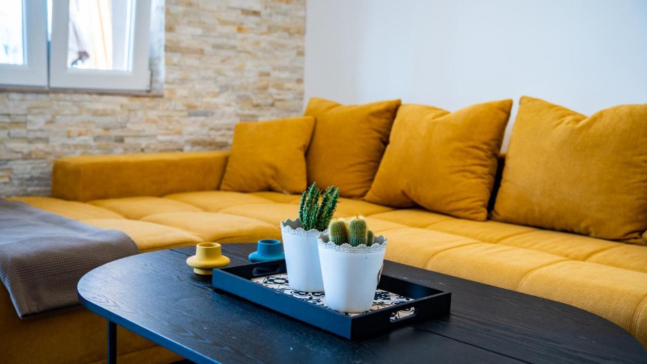 Family House Bjelila Villa ติวัต ภายนอก รูปภาพ